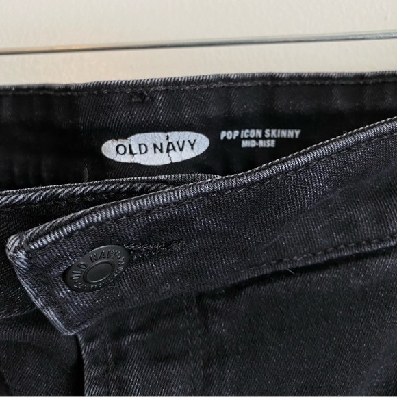 Old Navy Womens Pop Icon Skinny Mid-Rise Black Distressed Jeans Plus Size 24 - Picture 4 of 13